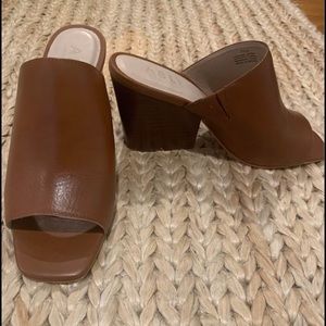 ABLE ‘Rojas’ sandal in cognac. Leather. 2.75” heel. Size 7.5. 
Worn once!